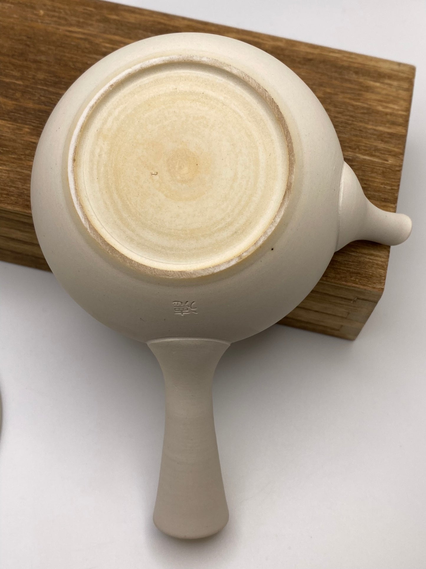 "The Antje" Tokuta Contemporary White Clay Kyusu with Sasame Filter