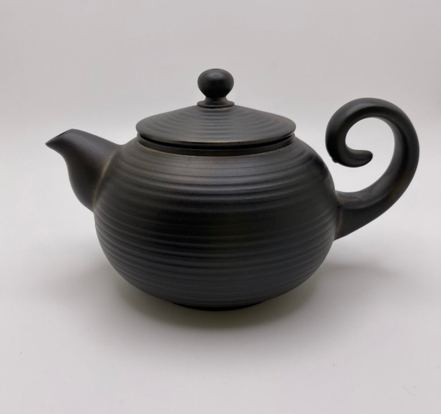 Master Lin's Hand-thrown Floating Scorpion Handle Black Smoke Pan Hu Tea Pot 140ml