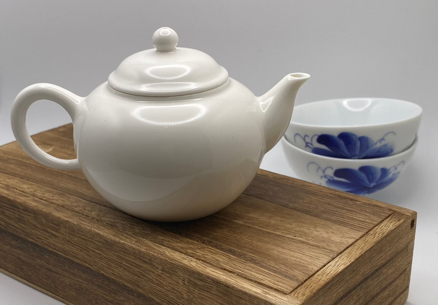 Hand-painted Blue Lotus Half-Moon Mingyue Porcelain Cup