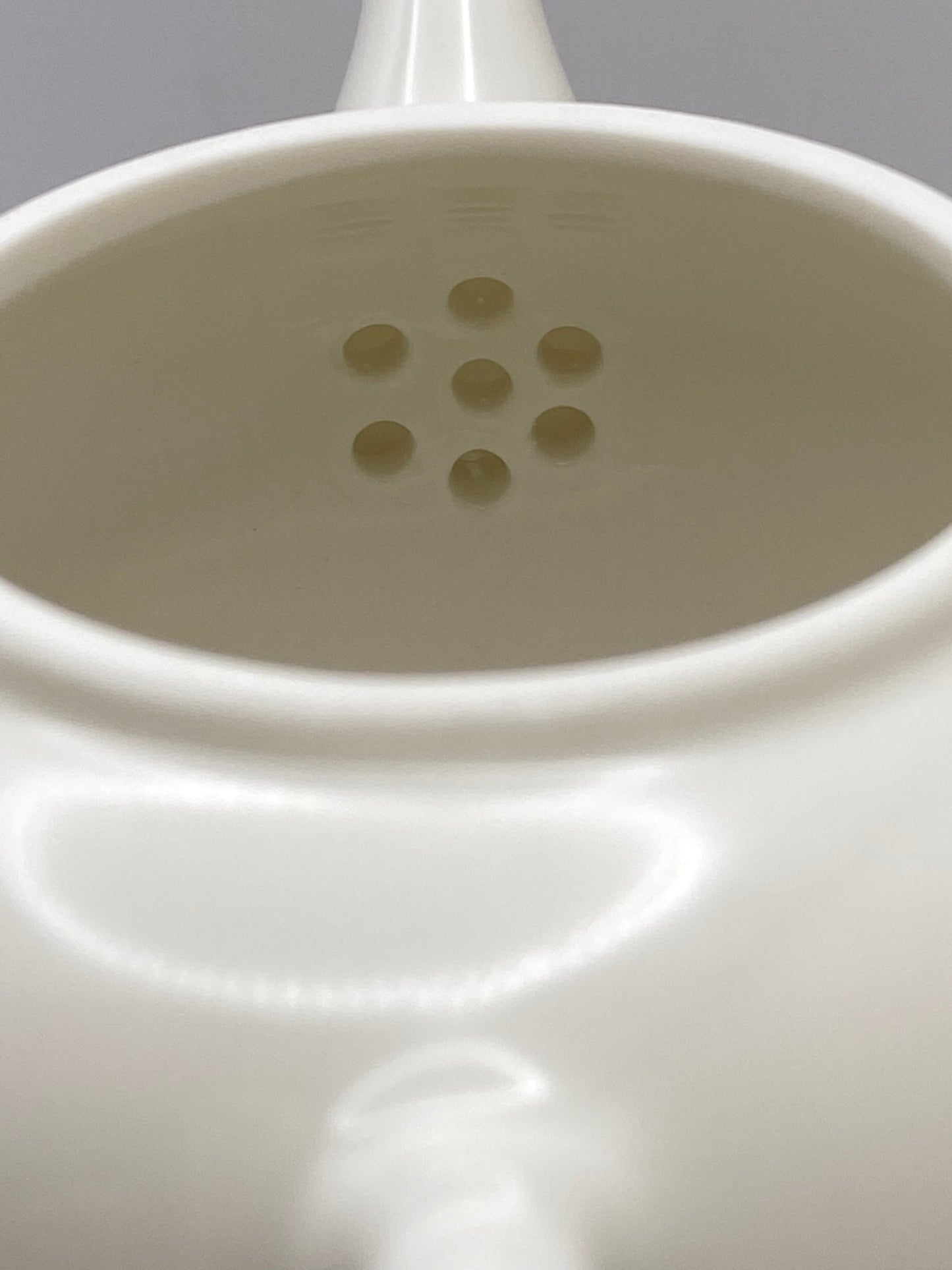 Classic Ivory Porcelain Shui Ping 160ml