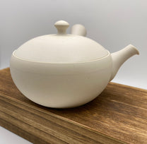 "The Antje" Tokuta Contemporary White Clay Kyusu with Sasame Filter
