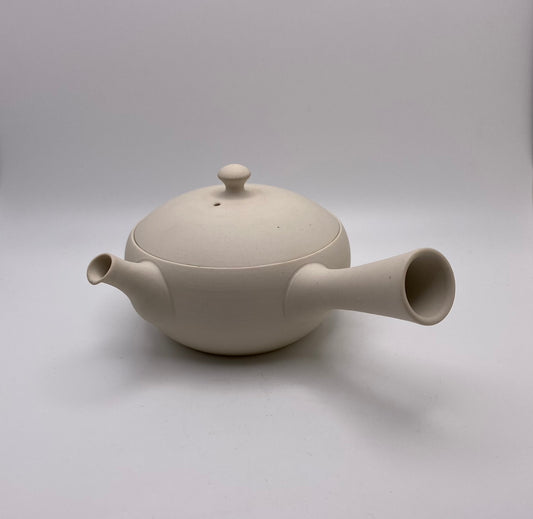 "The Antje" Tokuta Contemporary White Clay Kyusu with Sasame Filter 
