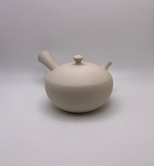 "The Antje" Tokuta Contemporary White Clay Kyusu with Sasame Filter 
