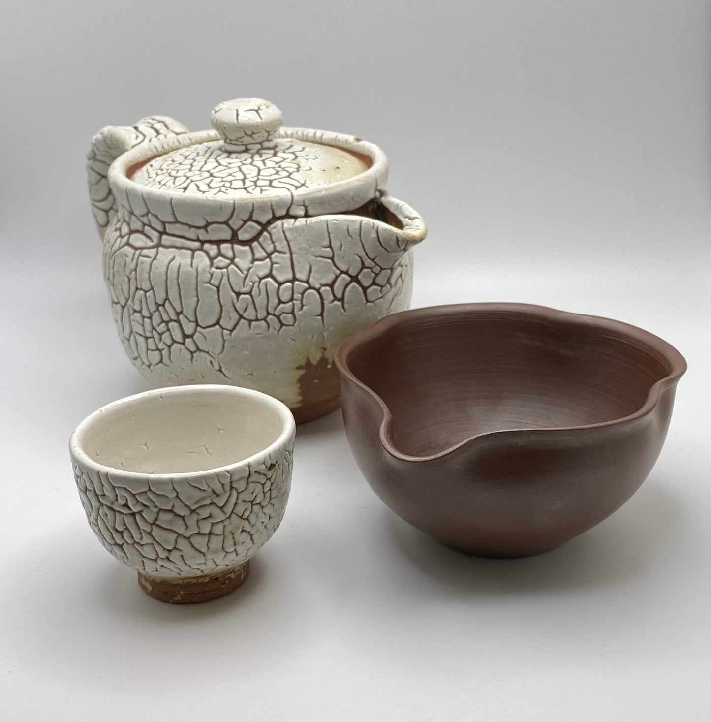 Kairagi White Hagi Ware Back Handle Tea Pot by Mukuhara Kashun