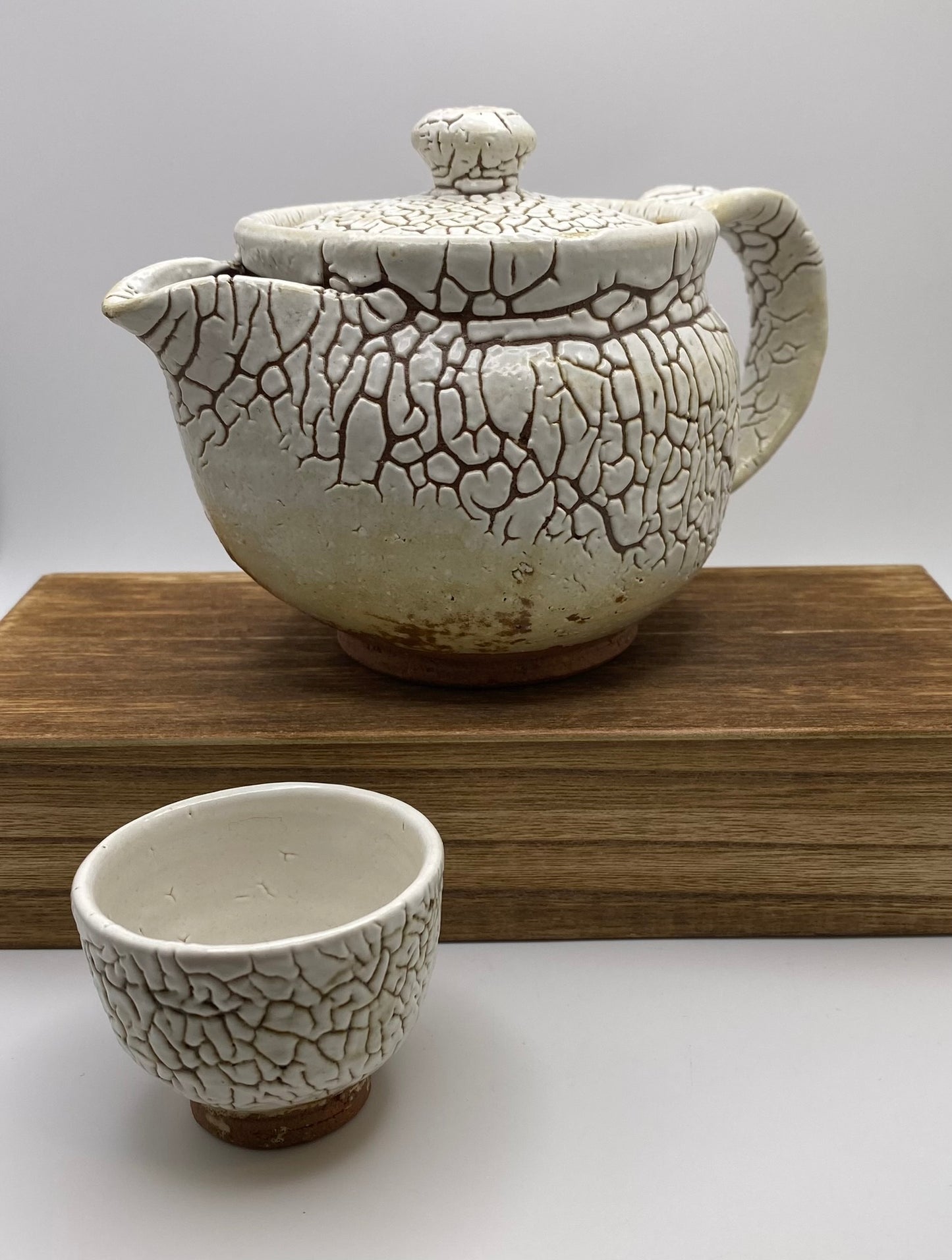 Kairagi White Hagi Ware Back Handle Tea Pot by Mukuhara Kashun