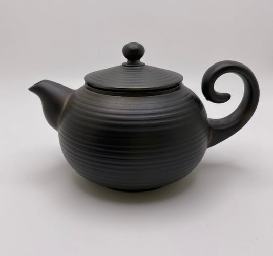 Master Lin's Hand-thrown Floating Scorpion Handle Black Smoke Pan Hu Tea Pot 140ml 